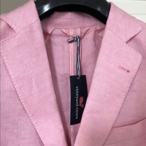 Pink Vineyard Vines blazer. Size: 42 x L